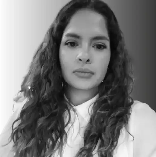 Nohemi Headshot
