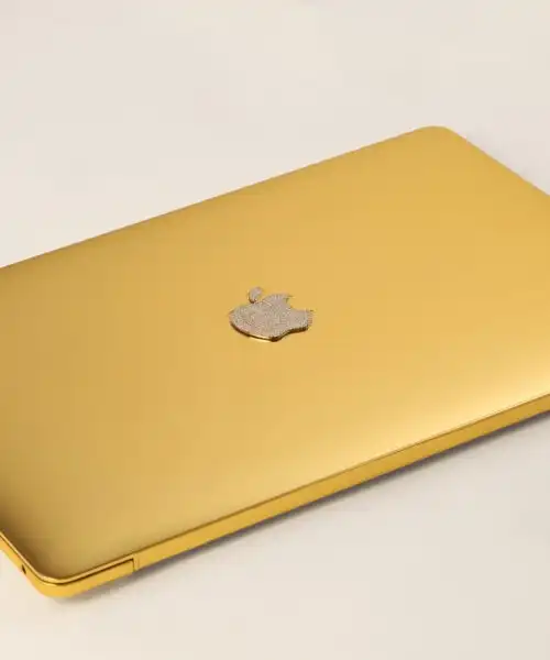 24K Gold Apple MacBook Pro with VS1 Diamond Logo
